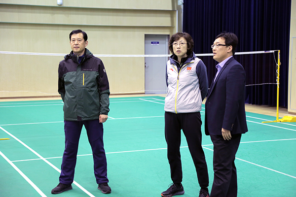 威海市市长张惠考察威海乒羽健身中心