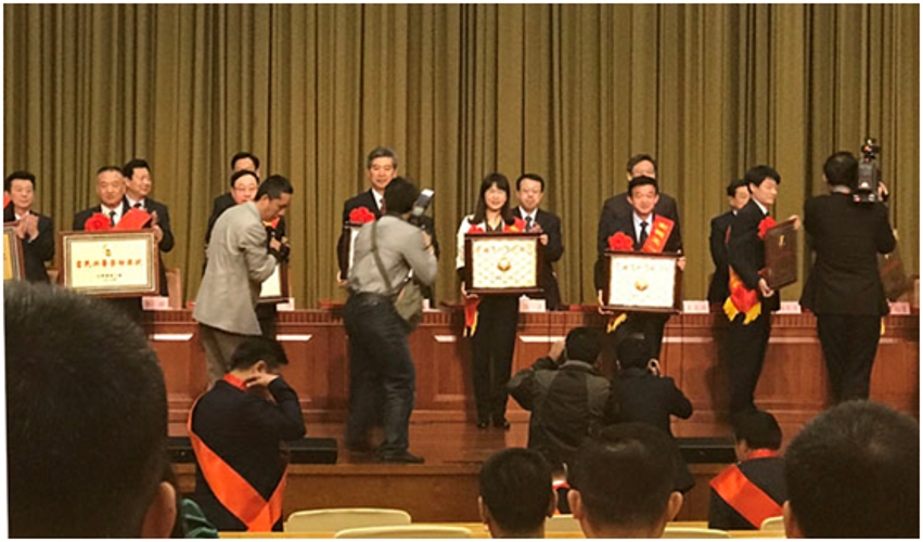 联桥集团董事长_柏联集团董事长(3)