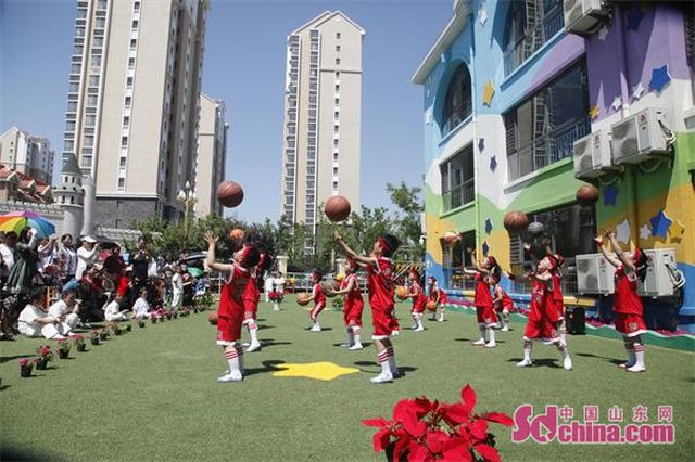 威海南海中心幼儿园举办文艺汇演欢度六一