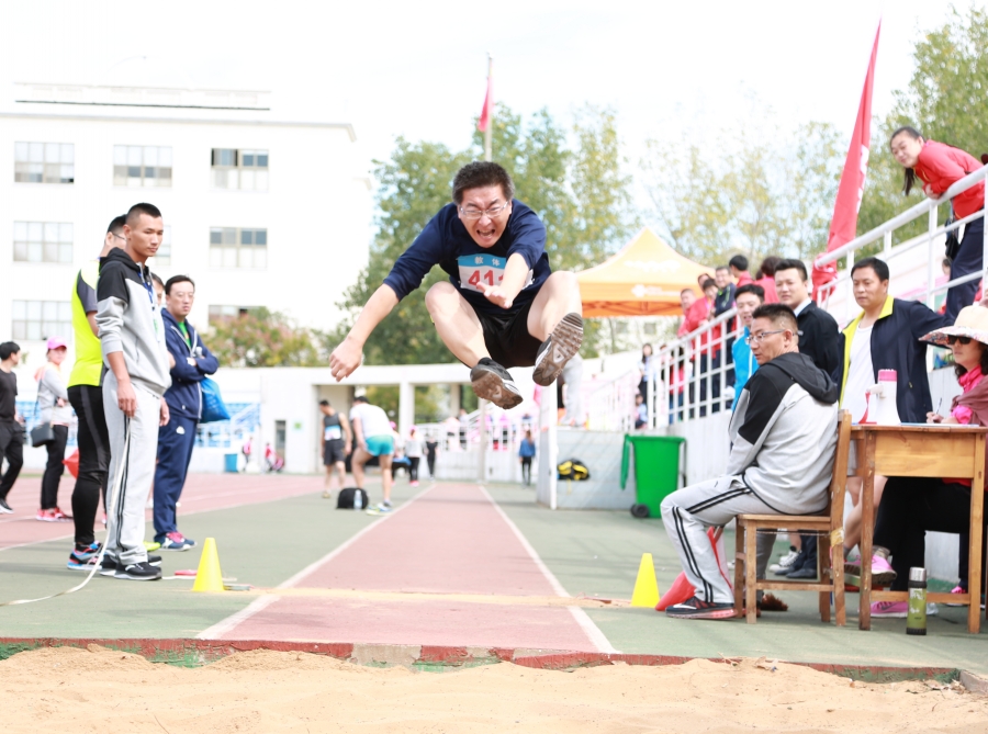 高区举行第七届运动会