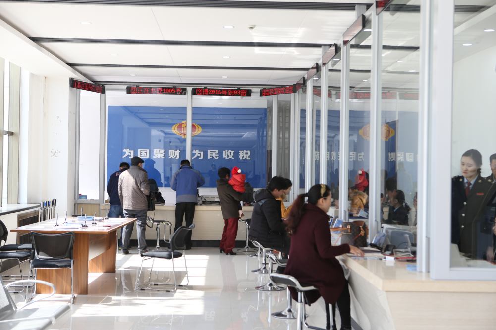 高区国税疏堵保畅 确保纳税人 开好票