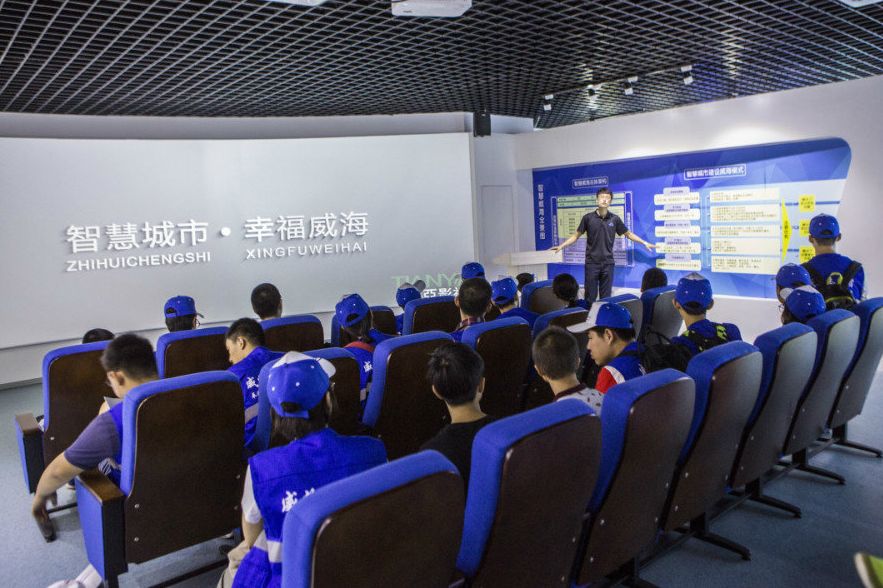 高区团委开展牵手关爱我心探世界职业体验活