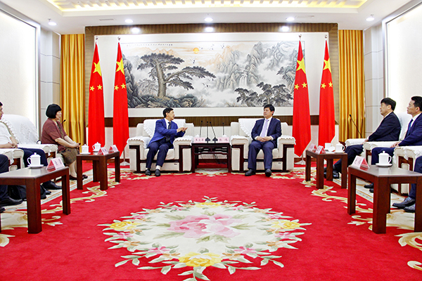 市政府与中国光学工程学会战略合作框架协议签