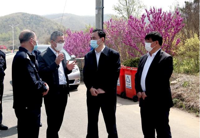 武林水库是全市饮用水水源地保护区,董晓飞一行来到武林水库,同水库