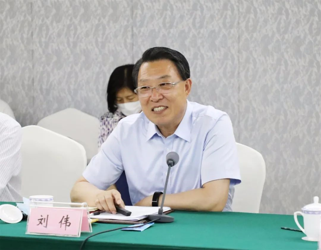 刘伟汇报高新区创新发展情况