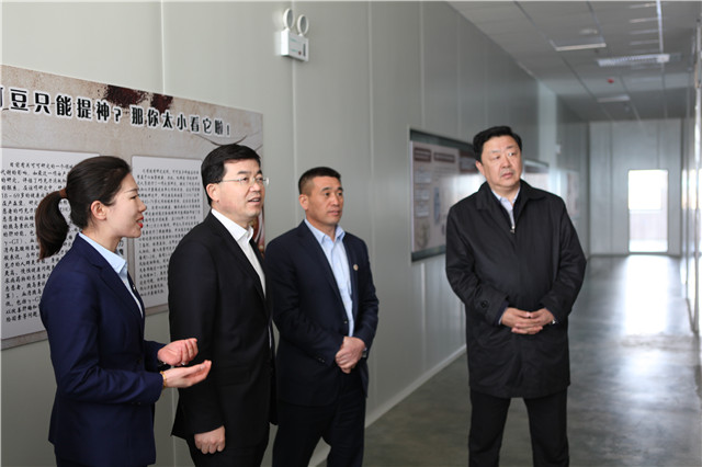 张海波乳山调研时强调:做好筑巢引凤腾笼换鸟文章,推动重点项目建设新