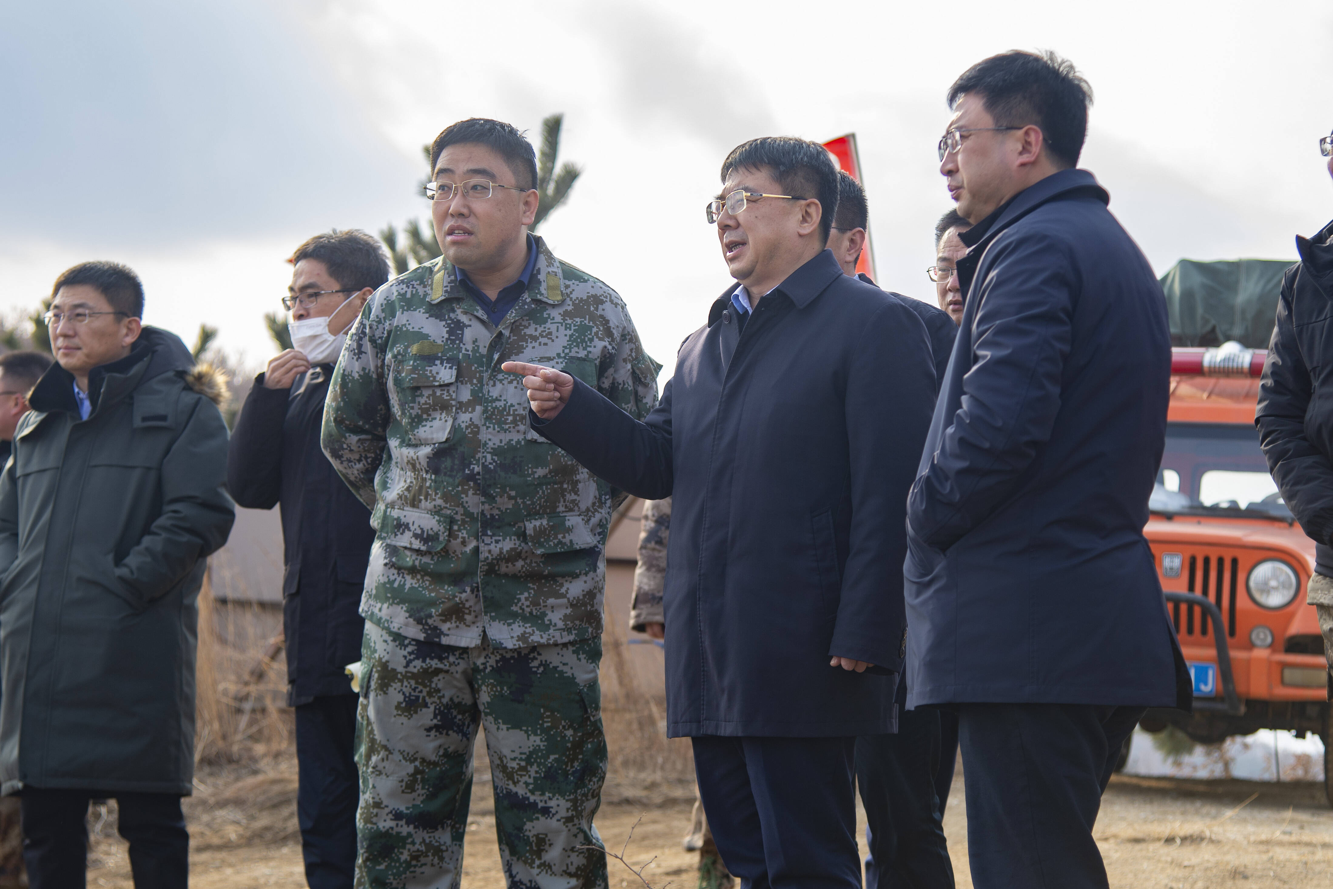 威海市人民政府 乳山市 刘奎忠实地督导森林防火工作