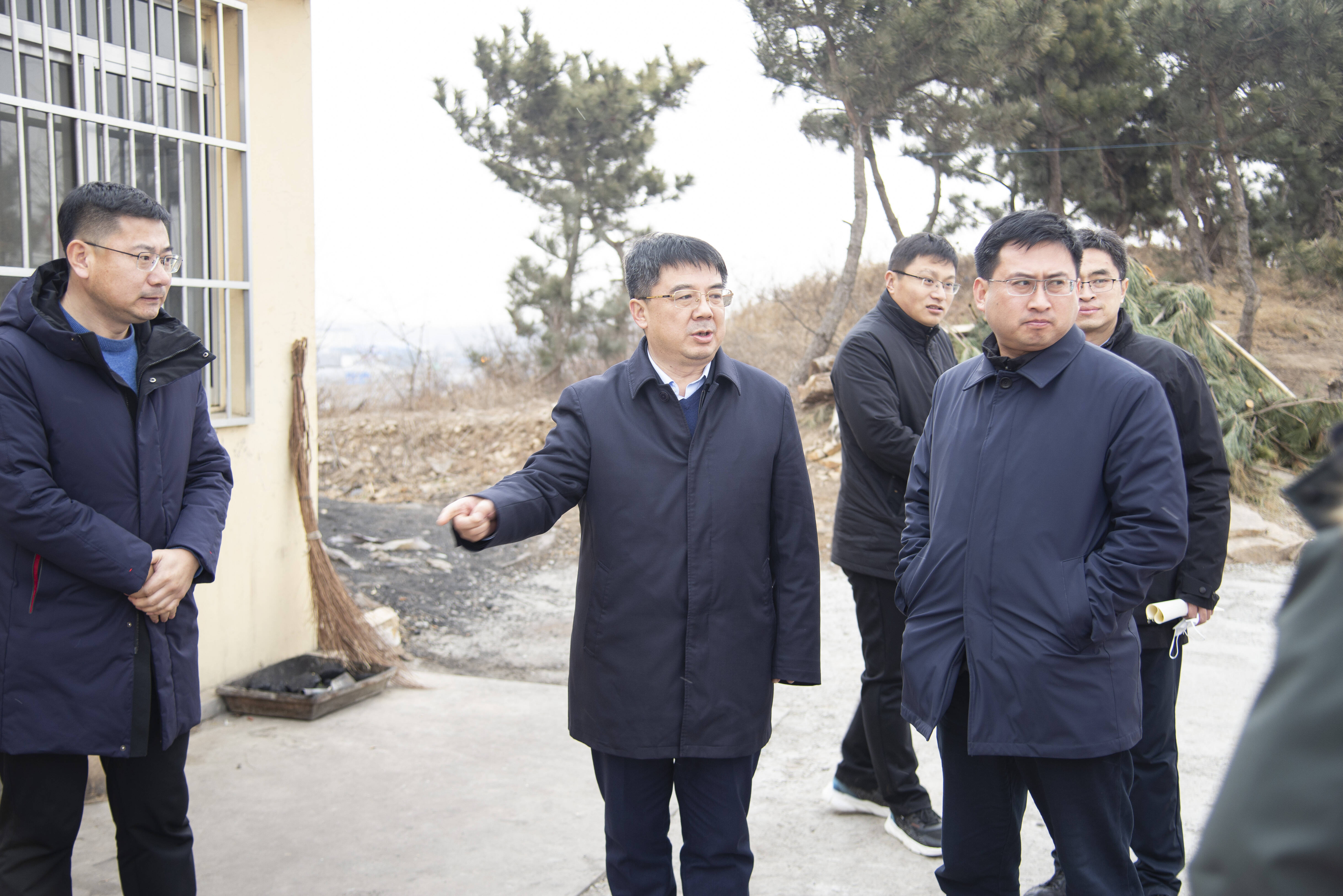 威海市人民政府 乳山市 刘奎忠实地督导森林防火工作