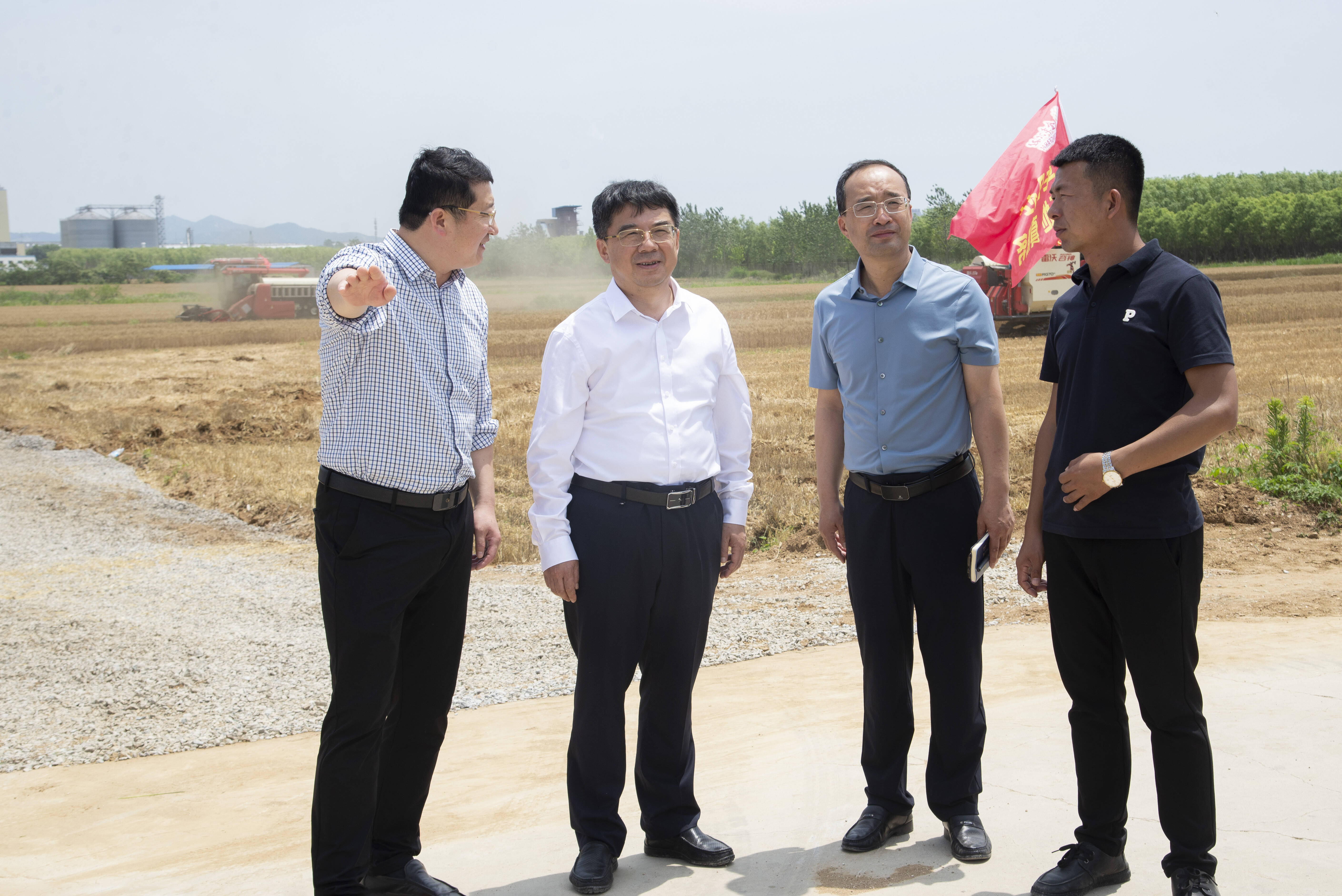 威海市人民政府 乳山市 刘奎忠调研"三夏"生产工作