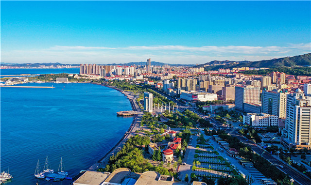 市委理论学习中心组进行集体学习