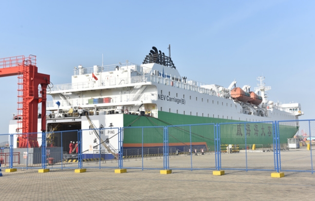 威海首条新能源车跨海滚装航线服务春运丨走在前、挑大梁·新春走基层