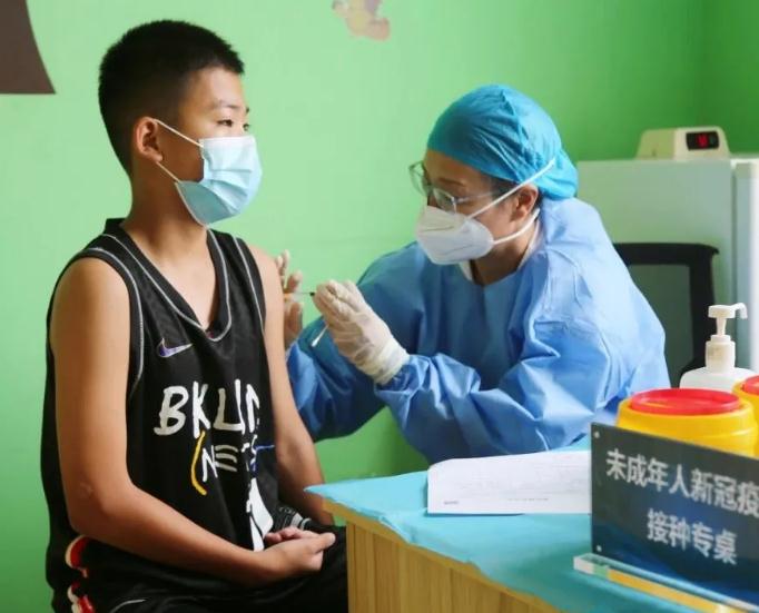 疫情防控临港区1214岁青少年开始接种新冠病毒疫苗