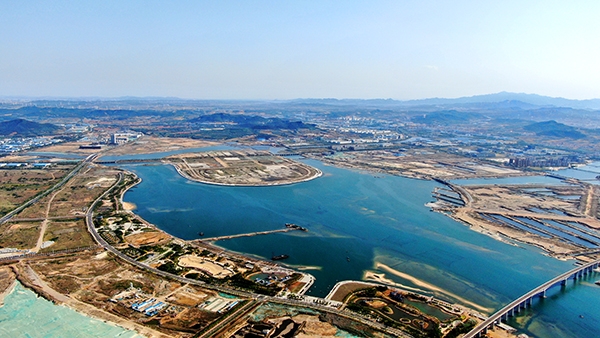 市高质量发展,新旧动能转换重大工程具有代表性的高新区双岛湾科技城